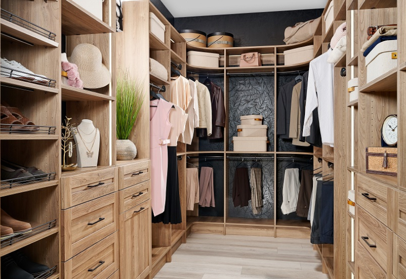 MasterSuite’s Natural Blonde is a perfect backdrop for a fall wardrobe.