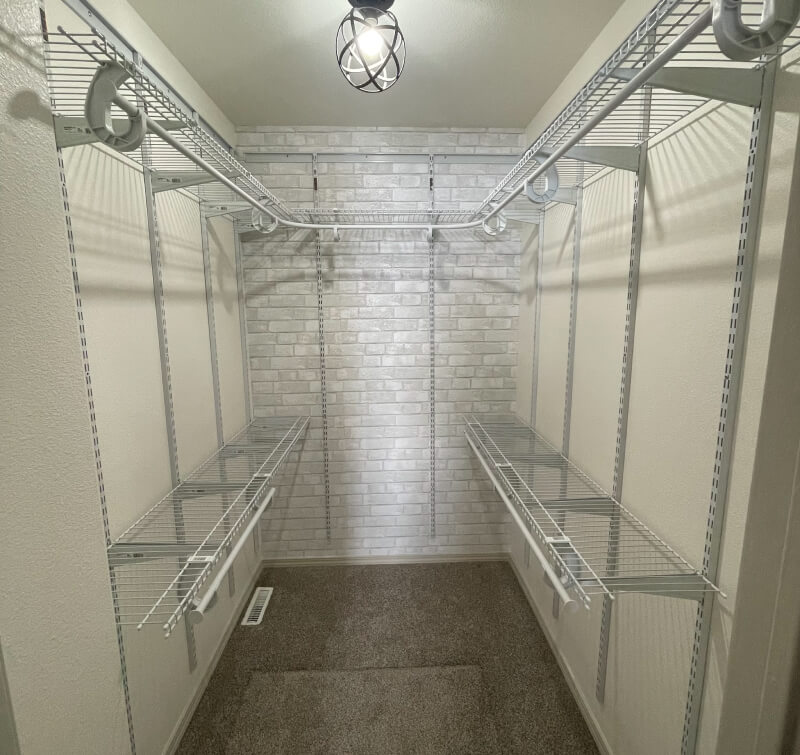 bedroom closet with wire shelving