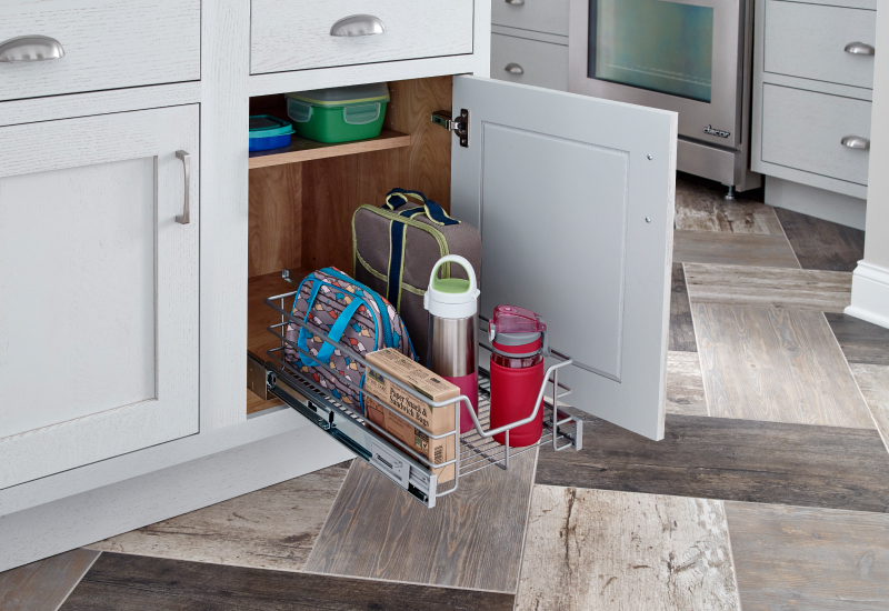 Pull-out kitchen organizer