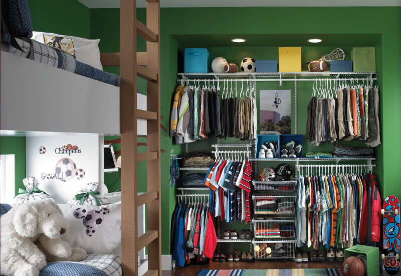 wire closet in kid's bedroom