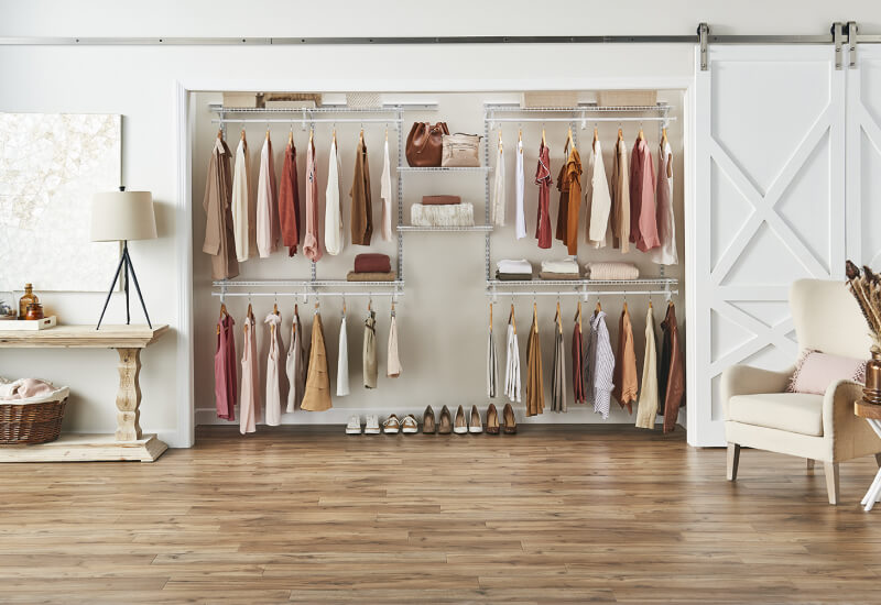 reach-in wire closet